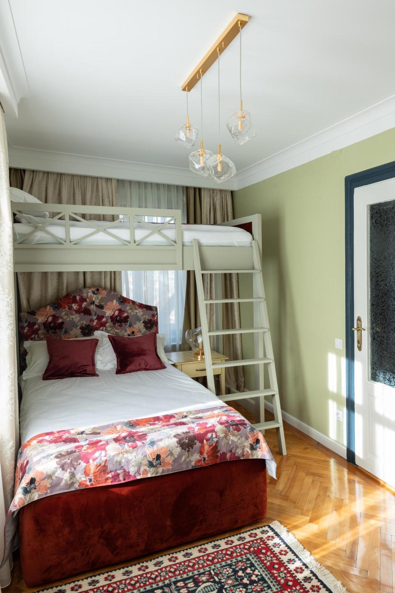 Magister Seven Bed & Breakfast Сибиу Екстериор снимка