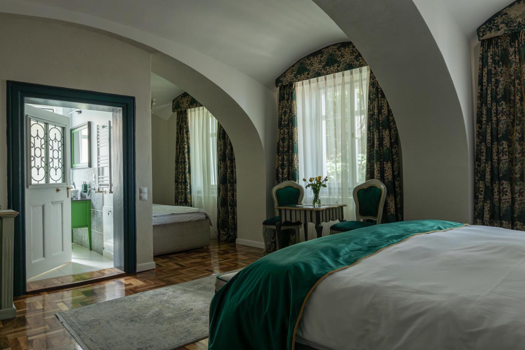 Magister Seven Bed & Breakfast Сибиу Екстериор снимка