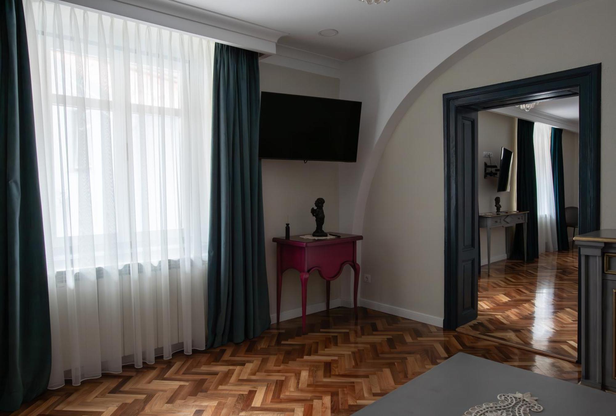 Magister Seven Bed & Breakfast Сибиу Екстериор снимка