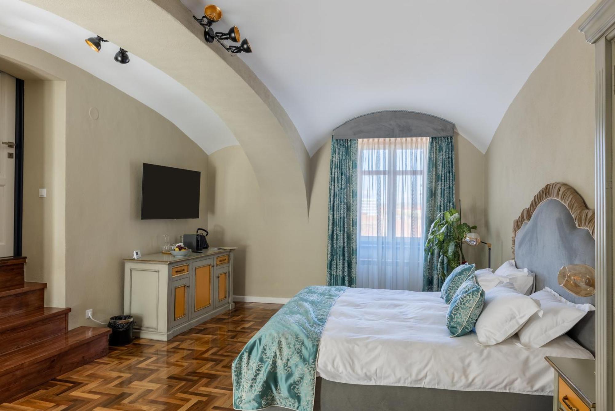 Magister Seven Bed & Breakfast Сибиу Екстериор снимка